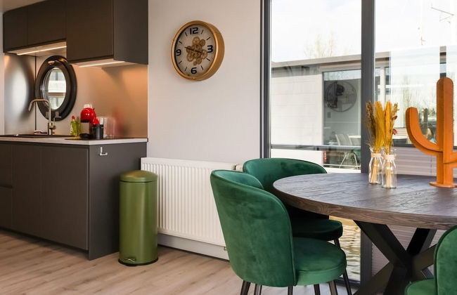 Modern Houseboat in Volendam With Shared Pool - Foto 8