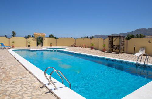 Casa Ana - delightful semi-detached villa with large swimming pool, tennis court and huge gardens plus Free wifi - Foto 19