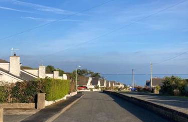 Benllech Sea View bungalow, Dog Friendly sleeps 6 - Foto 7