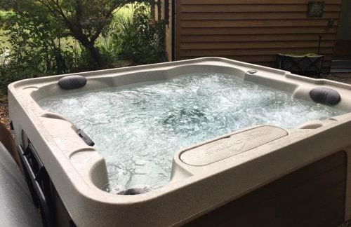 Secluded, New Forest Riverside Lodge - Photo 27