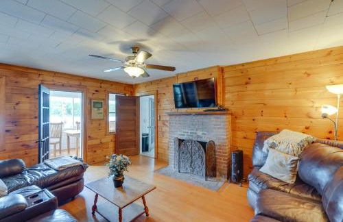 Massachusetts Lake House with Dock - Pets Welcome! - Foto 8