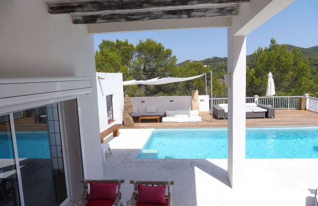 Villa in Cala Tarida With Private Pool & Sea View - Photo 31