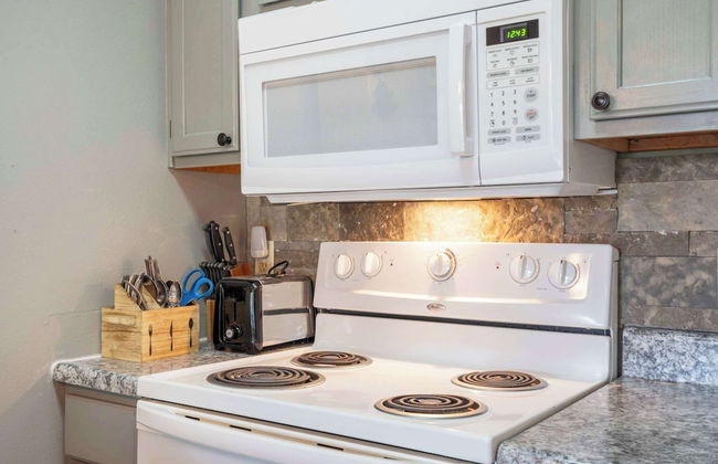 Black Bear Lodge - 1 Mile From Silver Dollar City - Photo 11