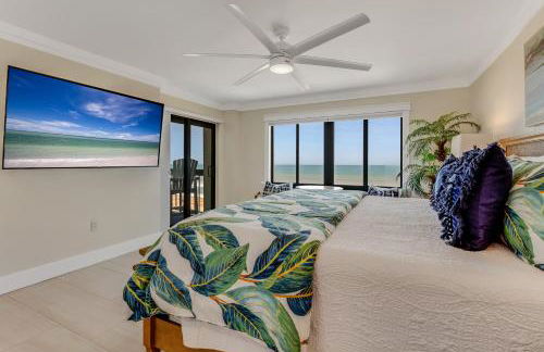 Luxury direct oceanfront corner with large private balcony, heated pool and garage - Photo 2