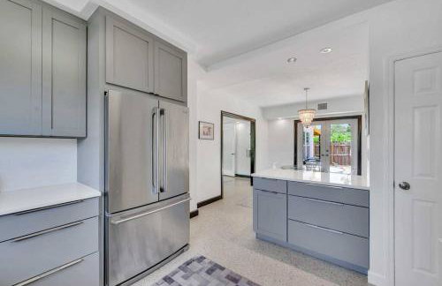 Modern Tropical Pool House North Miami Hot Tub - Foto 28