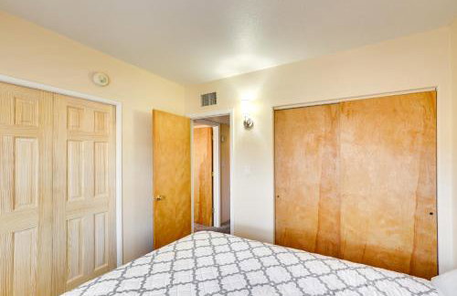 Bright Tucson Home with Patio By Rillito River Path! - Foto 16