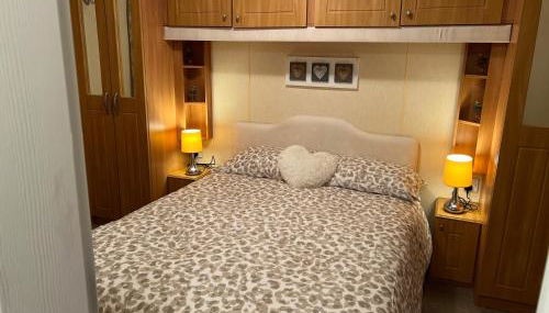 A and C Coastal Hideaway Private Decking - Foto 1, wardrobe