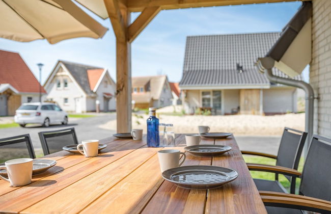 Villa at Nieuwvliet-bad Near the Beach - Photo 17