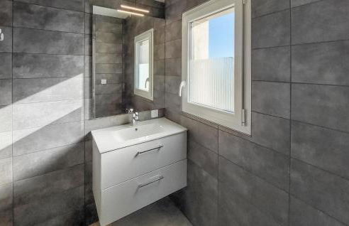 Lovely Home In Guisseny - Photo 31