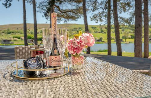 Pendle View Gatehouse Lakeside Stay - Photo 42