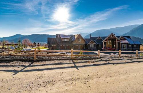 Mountain View Chalet Getaway 5 Min to Town - Foto 6