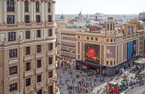 Stylish 4 suites +patio luxury apartment Gran Via - Photo 37