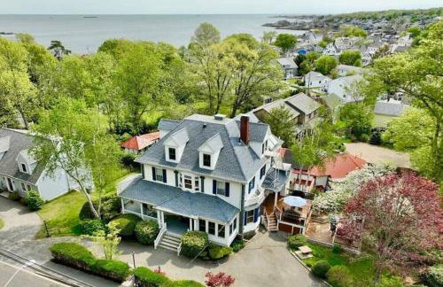 Big New England Family Home; walk to beach, shops - Foto 1