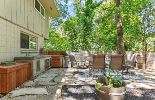 Relaxing River Retreat Near Moms Beach with Patio - Foto 5