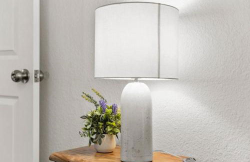 l NEW l Fully Remodeled 3BR 2BTH l 1 Min to Veterans Memorial Park - Foto 20