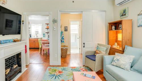 1 Mi to Beach Colorful Cottage in Galveston! - Foto 3