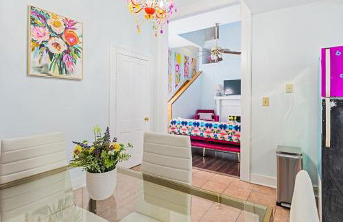 Uptown Colorful Cottage by the Riverwalk - Foto 18