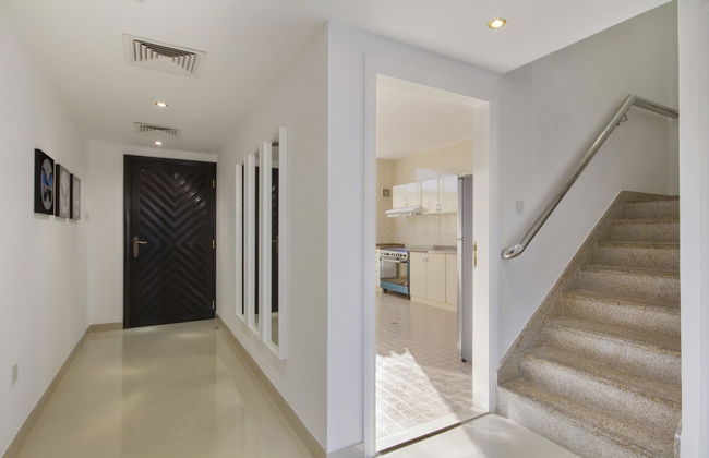 Bespoke Residences - Waikiki Townhouses - Photo 24