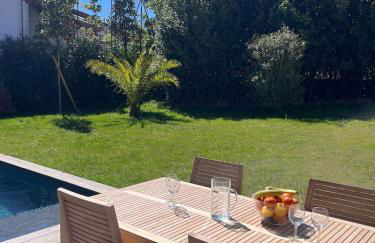 Contemporary Villa with Pool - Foto 25