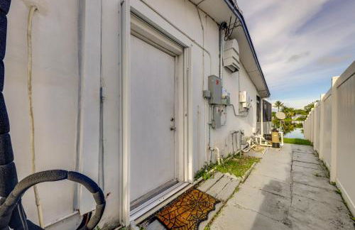 5 Mi to Hollywood Blvd! Miramar Apt with Shared Pool - Photo 22