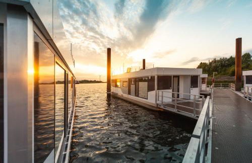 Hausboote am Lankenauer Höft - Foto 1