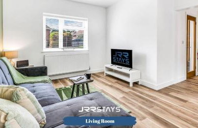 Dudley - Stylish 3 Bedroom Sleeps 6 Wi-Fi - JRR Stays - Foto 3