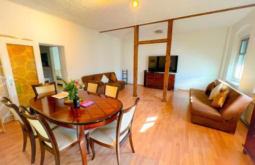 "Casa20200" 2 x Apartments je 150qm für Business, Familien, Gruppen, Handwerker 15min von BERLIN, Erdbeerhof, Outlet B5, 5min vom See Falkensee !! 2 Apartment each 150qm for BUSINESS , FAMILIES 15min from BERLIN!! - Foto 4