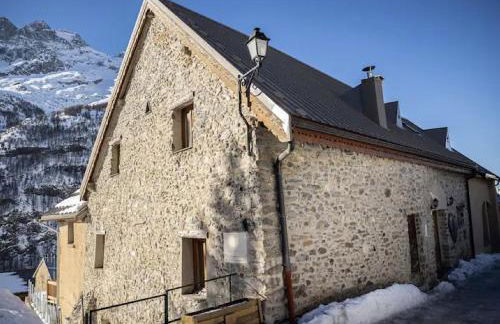 Aux grandes cours - Photo 2