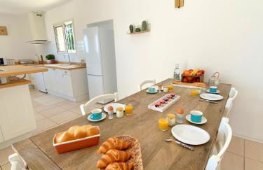 Les Hauts de la Pinède - Villa avec Piscine, Jacuzzi et Boulodrome privatifs - Foto 21