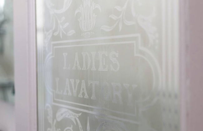 JOIVY Iconic Cockburn Street 4 Bedroom Apartment: Heart of Old Town - Foto 109