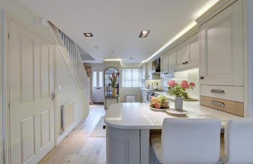 Market House by Spa Town Property - Spacious & Stylish Townhouse with Free Parking Near to Stratford-upon-Avon, Warwick & Solihull - Foto 16