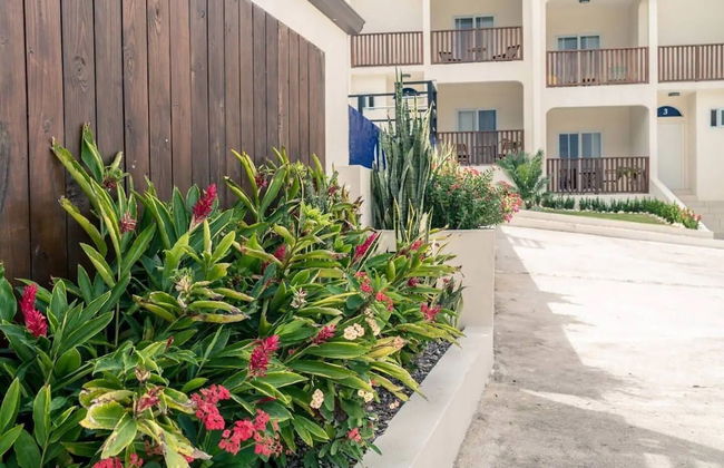 Nianna Coral Bay Stunning Townhouse- 5 - Photo 62