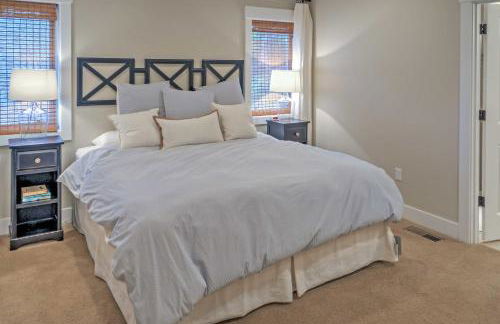 Gorgeous Wapato Point Lakehouse with Private Hot Tub - Foto 10