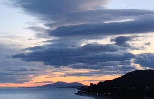 Apartamento con terraza, vistas playa y montaña - Foto 45