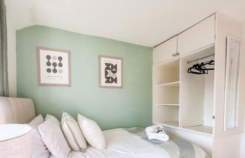 Raygill LT 4 Bedroom House By Furnished Accommodation - Private Parking - Perfect For Families & Contractors - Foto 19