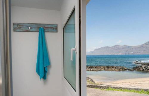 Casa Charcón Alto, en primera línea de mar - Best Villas Lanzarote - Photo 5