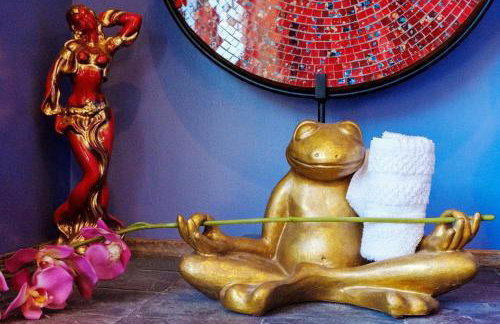 Luxurious sky loft with giant soaker tub, steam room, views - Foto 24