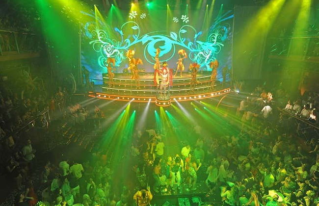 Fête dans la boîte de nuit Coco Bongo - Photo 3
