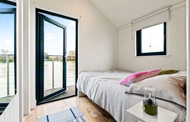 Ondine Houseboat on the Thames - From 160 Per Night - Foto 3