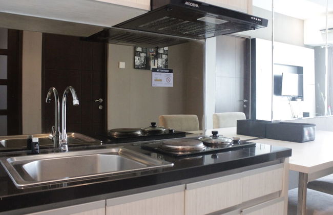 Pleasant and Homey 2BR Apartment at Tamansari La Grande - Foto 12