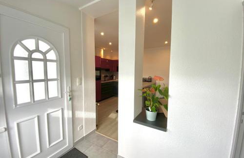 Jolie maison, jardin et parking - Photo 4