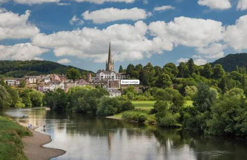 Luxury Riverside Duplex Apartment for 4 - Photo 15