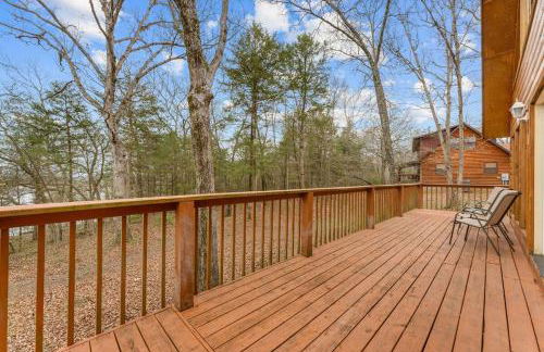 Remodeled Lakefront Cabin, shuffleboard, Starlink - Foto 2