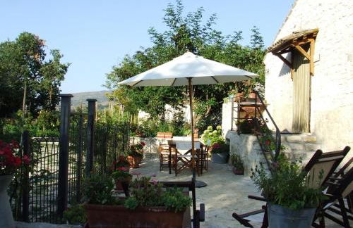 Charming Apartment in Abbateggio with Mountain View, 60 m² - Foto 1