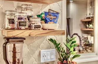 Peaceful Ranch Overlooking Mustangs with Full Kitchen & Fireplace - Foto 14