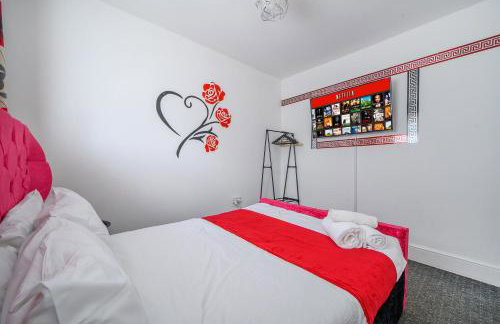Comfortable 2-Bed Home with Free Parking - Foto 3