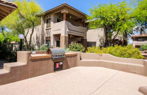 Renovated condo with updated floors, pool, hot tub & mountain views - Foto 29