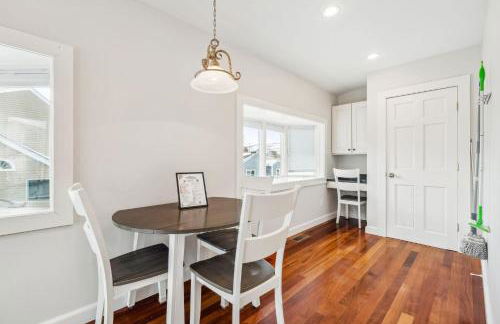 Seaside Serenity Steps to Beach Deck & Porch - Foto 30