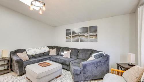 Family-Friendly Home with Fire Pit in Bend! - Photo 4