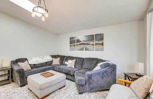 Family-Friendly Home with Fire Pit in Bend! - Photo 4